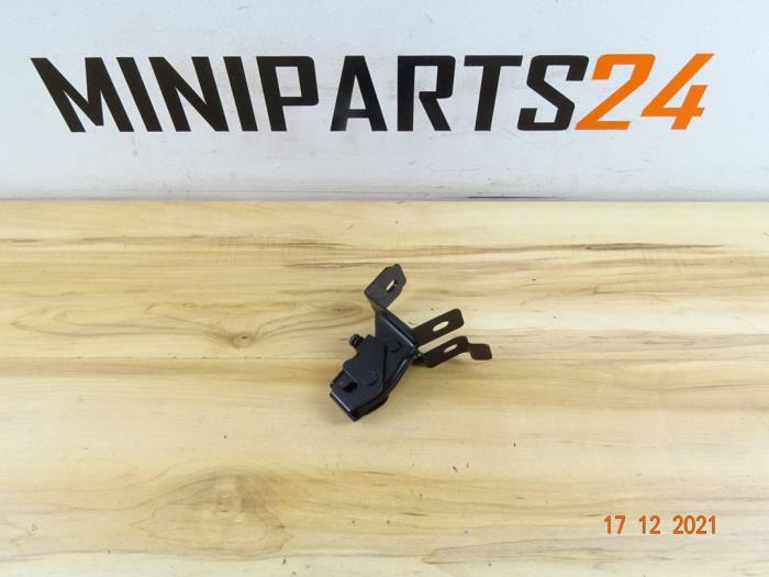 Begagnade Baksäteslås BMW Mini (R50/53) 1.6 16V Cooper Pris € 47,60 Inklusive moms erbjuds av Miniparts24