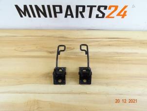 Used Miscellaneous Mini Mini (R56) 1.6 16V Cooper S Price € 41,65 Inclusive VAT offered by Miniparts24 - Miniteile24 GbR