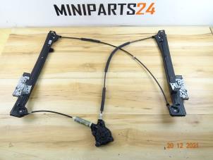 Używane Mechanizm szyby prawej przedniej wersja 2-drzwiowa Mini Mini (R56) 1.6 16V Cooper S Cena € 59,50 Z VAT oferowane przez Miniparts24 - Miniteile24 GbR