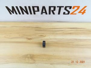 Used AUX / USB connection Mini Mini (R56) 1.6 16V Cooper S Price € 17,85 Inclusive VAT offered by Miniparts24 - Miniteile24 GbR
