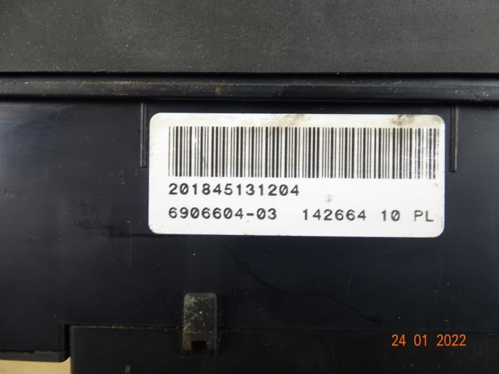 Caja de fusibles de un MINI Mini One/Cooper (R50) 1.6 16V One 2005