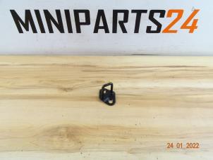 Used Rear seat lock Mini Mini (R56) 1.6 16V Cooper S Price € 23,80 Inclusive VAT offered by Miniparts24 - Miniteile24 GbR
