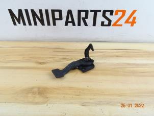 Used Bonnet Hinge Mini Countryman (R60) 1.6 Cooper D ALL4 Price € 44,63 Inclusive VAT offered by Miniparts24 - Miniteile24 GbR