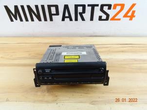 Usagé Radio/Lecteur CD Mini Mini Cooper S (R53) Prix € 101,15 Prix TTC proposé par Miniparts24 - Miniteile24 GbR