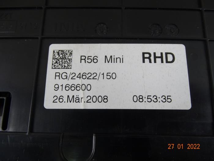Dashboard part from a MINI Mini (R56) 1.6 16V Cooper S 2008