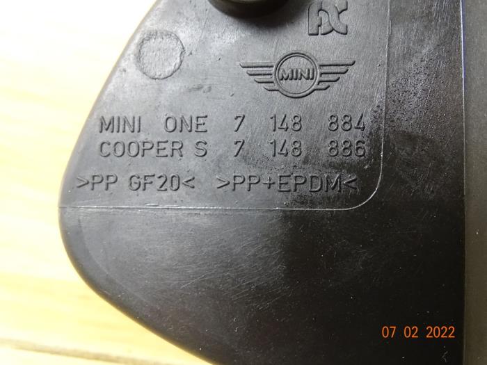 Tankdeckel van een MINI Mini (R56) 1.6 16V Cooper 2012