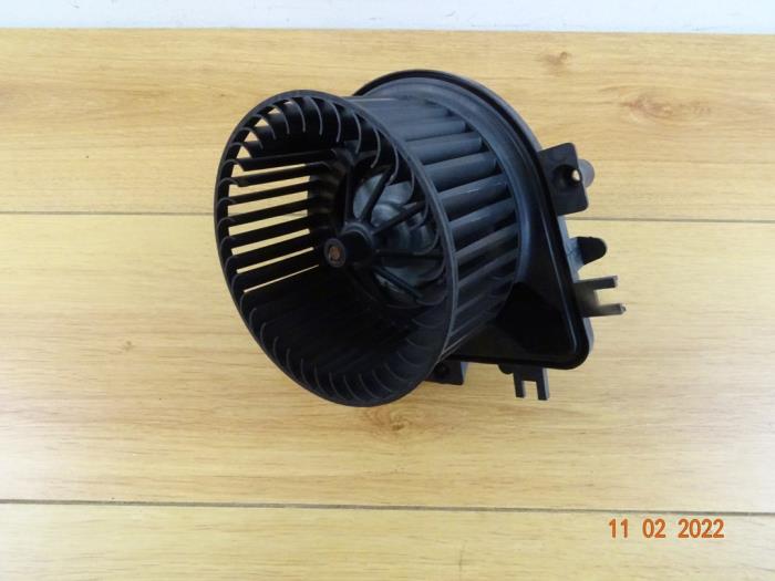 Cooling fans from a MINI Mini One/Cooper (R50) 1.6 16V One 2005