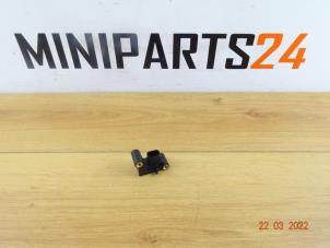Used Airbag sensor Mini Mini (R56) 1.6 16V Cooper Price € 17,85 Inclusive VAT offered by Miniparts24 - Miniteile24 GbR