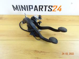 Używane Zestaw pedalów Mini Countryman (R60) 1.6 Cooper D ALL4 Cena € 89,25 Z VAT oferowane przez Miniparts24 - Miniteile24 GbR