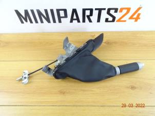 Usados Mecanismo de freno de mano Mini Mini (R56) 1.6 16V Cooper Precio € 47,60 IVA incluido ofrecido por Miniparts24 - Miniteile24 GbR
