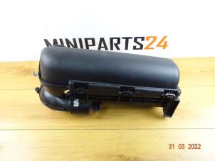 Usagé Boîtier filtre à air Mini Mini (R56) 1.6 16V Cooper S Prix € 166,60 Prix TTC proposé par Miniparts24 - Miniteile24 GbR