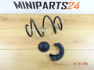 Usagé Barre de torsion Mini Mini (F56) 1.5 12V Cooper D Prix € 35,70 Prix TTC proposé par Miniparts24 - Miniteile24 GbR