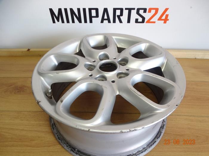Używane Obrecz + Opona Mini Mini (F56) 1.2 12V One, One First Cena € 95,20 Z VAT oferowane przez Miniparts24