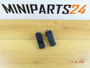Gebrauchte Scharnier Heckklappe Mini Mini (R56) 1.4 16V One Preis € 47,60 Mit Mehrwertsteuer angeboten von Miniparts24 - Miniteile24 GbR