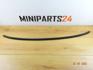 Gebrauchte Dachleiste links Mini Mini Cooper S (R53) 1.6 16V Preis € 29,75 Mit Mehrwertsteuer angeboten von Miniparts24 - Miniteile24 GbR