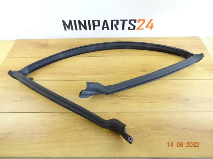 Gebrauchte Windschutzscheibengummi Mini Cooper S Preis € 71,28 Mit Mehrwertsteuer angeboten von Miniparts24