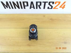 Used Navigation control panel Mini Mini (F56) 2.0 16V Cooper S Price € 148,75 Inclusive VAT offered by Miniparts24 - Miniteile24 GbR