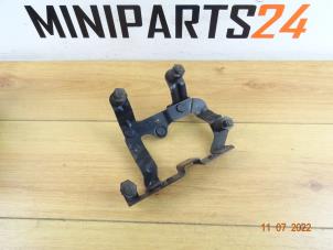 Used Power steering pump bracket Mini Mini Cooper S (R53) 1.6 16V Price € 29,16 Inclusive VAT offered by Miniparts24 - Miniteile24 GbR