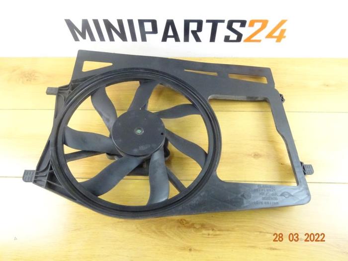 Używane Silnik wentylatora BMW Mini (R50/53) 1.6 16V Cooper Cena € 47,60 Z VAT oferowane przez Miniparts24