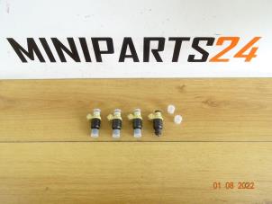 Używane Wtryskiwacz (wtrysk benzyny) Mini Mini Cooper S (R53) Cena € 101,15 Z VAT oferowane przez Miniparts24 - Miniteile24 GbR