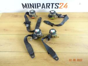 Używane Zestaw pasów bezpieczenstwa przód + tyl Mini Mini Cooper S (R53) Cena € 47,60 Z VAT oferowane przez Miniparts24 - Miniteile24 GbR