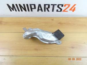 Usagé Joint turbo Mini Mini (F56) 1.5 12V Cooper Prix € 29,75 Prix TTC proposé par Miniparts24 - Miniteile24 GbR