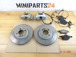 Used Brake disc + block front Mini Mini Cooper S (R53) Price € 261,80 Inclusive VAT offered by Miniparts24 - Miniteile24 GbR