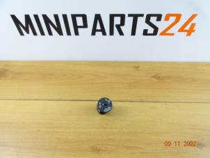 Used Airbag lock Mini Mini Open (R57) 1.6 16V John Cooper Works Price € 17,85 Inclusive VAT offered by Miniparts24 - Miniteile24 GbR