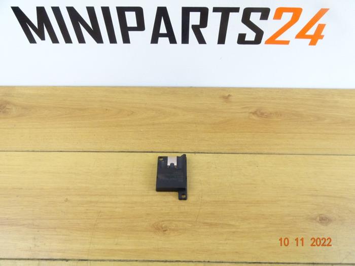 Begagnade Bluetooth-antenn Mini Mini Open (R57) 1.6 16V John Cooper Works Pris € 23,80 Inklusive moms erbjuds av Miniparts24