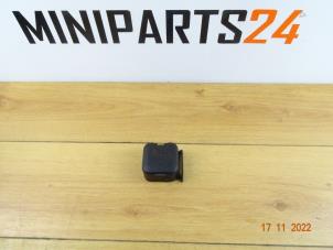 Usagé Distributeur de courant Mini Cooper S Prix € 17,85 Prix TTC proposé par Miniparts24 - Miniteile24 GbR