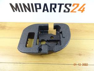 Used Storage compartment Mini ONE Price € 29,75 Inclusive VAT offered by Miniparts24 - Miniteile24 GbR