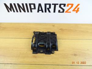Usagé Bouchon d'huile Mini Mini (F56) 1.5 12V Cooper Prix € 53,55 Prix TTC proposé par Miniparts24 - Miniteile24 GbR