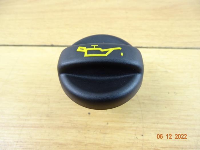 Oil cap from a MINI Mini (R56) 1.6 16V Cooper S 2009