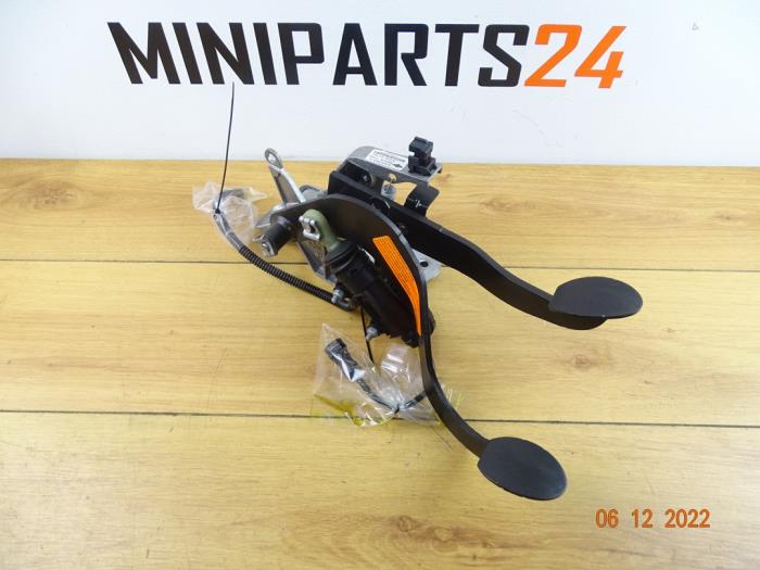 Gebrauchte Pedale Set Mini Mini (R56) 1.6 16V Cooper S Preis € 35,70 Mit Mehrwertsteuer angeboten von Miniparts24