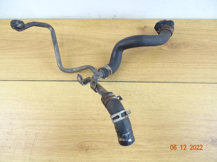 Water pipe from a MINI Mini (R56) 1.6 16V Cooper S 2007