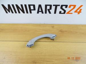 Begagnade Handtag Mini Mini (R56) 1.6 16V Cooper S Pris € 23,80 Inklusive moms erbjuds av Miniparts24 - Miniteile24 GbR
