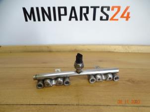Used Injector housing Mini Mini (R56) 1.6 16V Cooper S Price € 77,35 Inclusive VAT offered by Miniparts24 - Miniteile24 GbR