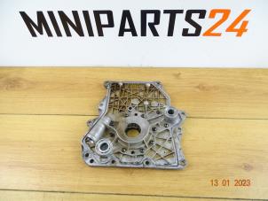 Usagé Pompe à huile Mini Mini Cooper S (R53) 1.6 16V Prix € 142,80 Prix TTC proposé par Miniparts24 - Miniteile24 GbR