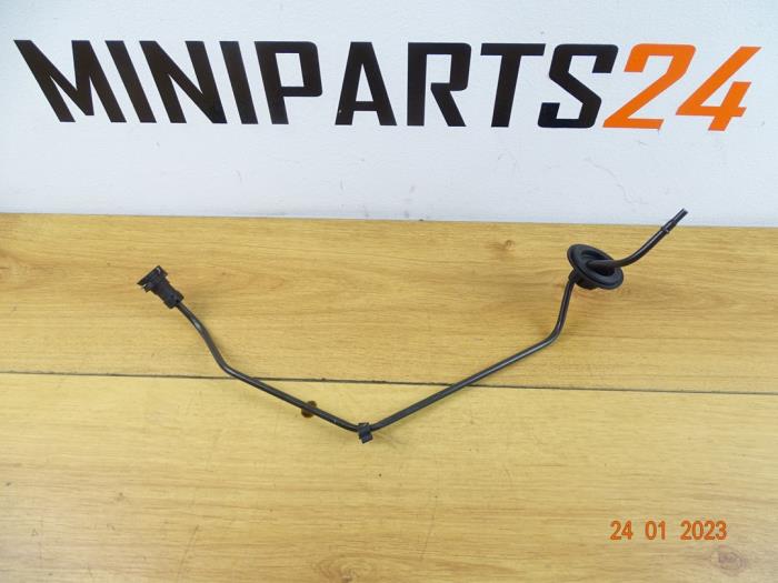 Begagnade Kopplingsledning Mini Mini (R56) 1.6 16V Cooper Pris € 41,65 Inklusive moms erbjuds av Miniparts24