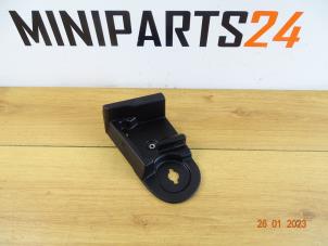 Used Parcel shelf bracket Mini Mini (F55) 1.2 12V One First Price € 23,21 Inclusive VAT offered by Miniparts24 - Miniteile24 GbR
