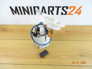 Usagé Pompe essence Mini Mini (F55) 1.2 12V One First Prix € 119,00 Prix TTC proposé par Miniparts24 - Miniteile24 GbR