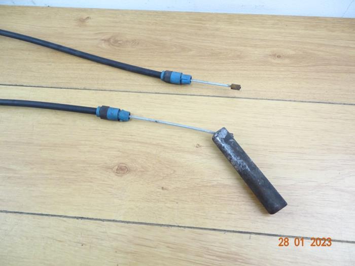Cable de freno de mano de un MINI Mini (F55) 1.2 12V One First 2015