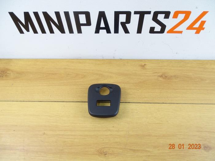 Gebrauchte Abdeckplatte sonstige Mini Mini (F55) 1.2 12V One First Preis € 29,75 Mit Mehrwertsteuer angeboten von Miniparts24