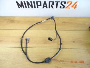 Used Lines (miscellaneous) Mini Mini (F55) 1.2 12V One First Price € 41,65 Inclusive VAT offered by Miniparts24 - Miniteile24 GbR