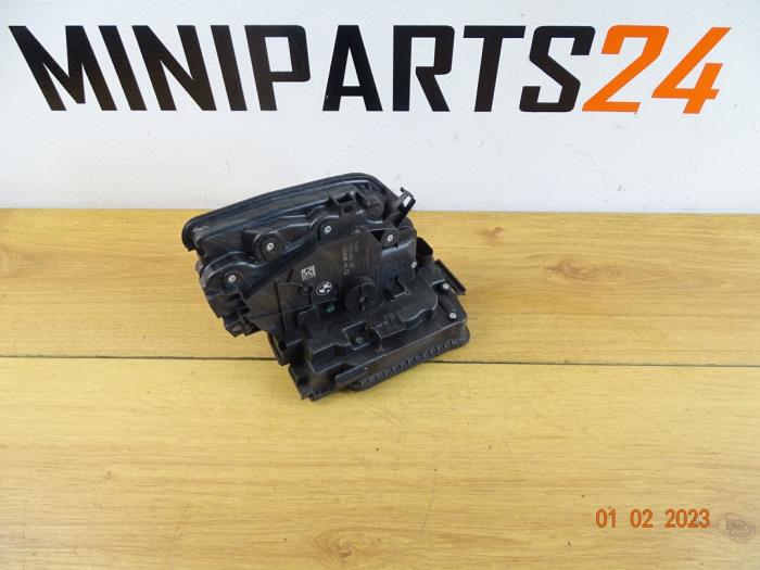 Serrure portière mécanique 4portes arrière gauche d'un MINI Mini (F55) 1.2 12V One First 2015