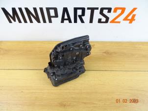 Used Front door lock mechanism 4-door, right Mini Mini (F55) 1.2 12V One First Price € 83,30 Inclusive VAT offered by Miniparts24 - Miniteile24 GbR
