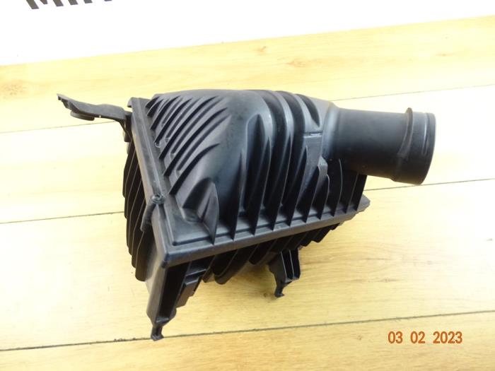 Cuerpo de filtro de aire de un MINI Mini (F56) 2.0 16V Cooper S 2015
