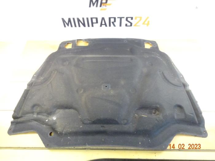 Engine protection panel from a MINI Clubman (R55) 1.6 Cooper D 2010