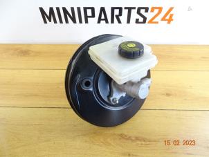 Używane Wspomaganie hamulców Mini Clubman (R55) 1.6 16V John Cooper Works Cena € 77,35 Z VAT oferowane przez Miniparts24 - Miniteile24 GbR