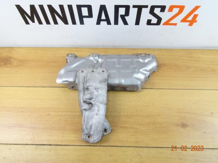 Engine protection panel from a MINI Clubman (R55) 1.6 Cooper D 2010